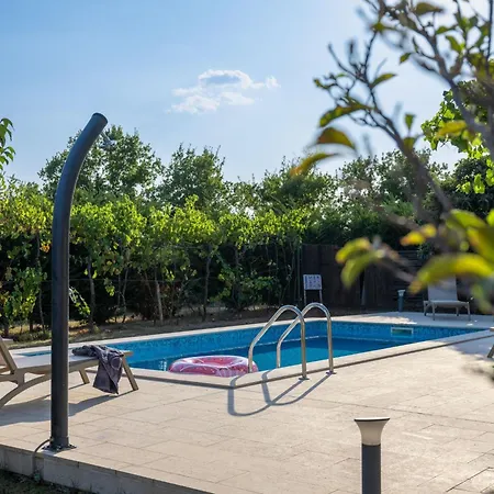 Attraktive Mit Privatem Pool By Interhome *