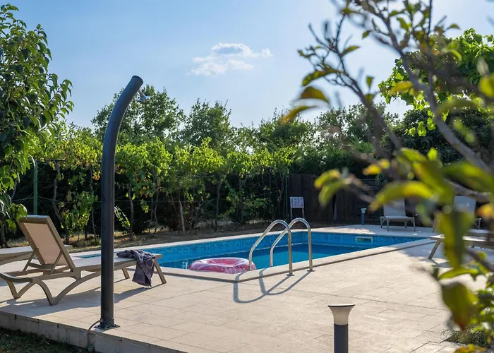 Attraktive Mit Privatem Pool By Interhome *