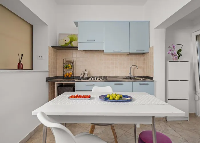 Attraktive Mit Privatem Pool By Interhome